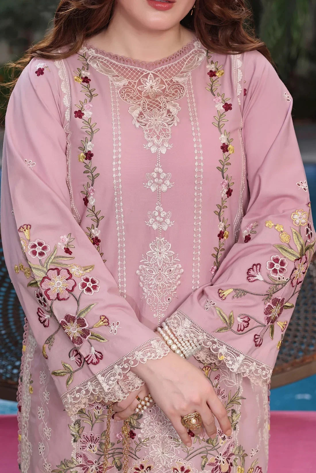 Aneela’s Luxury Dhanak Emb 3PC - MC203