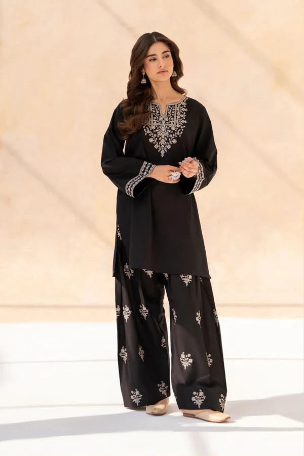 LAAM 2-Piece Dhanak Embroidered Winter Wedding Suit – Code 1005-4