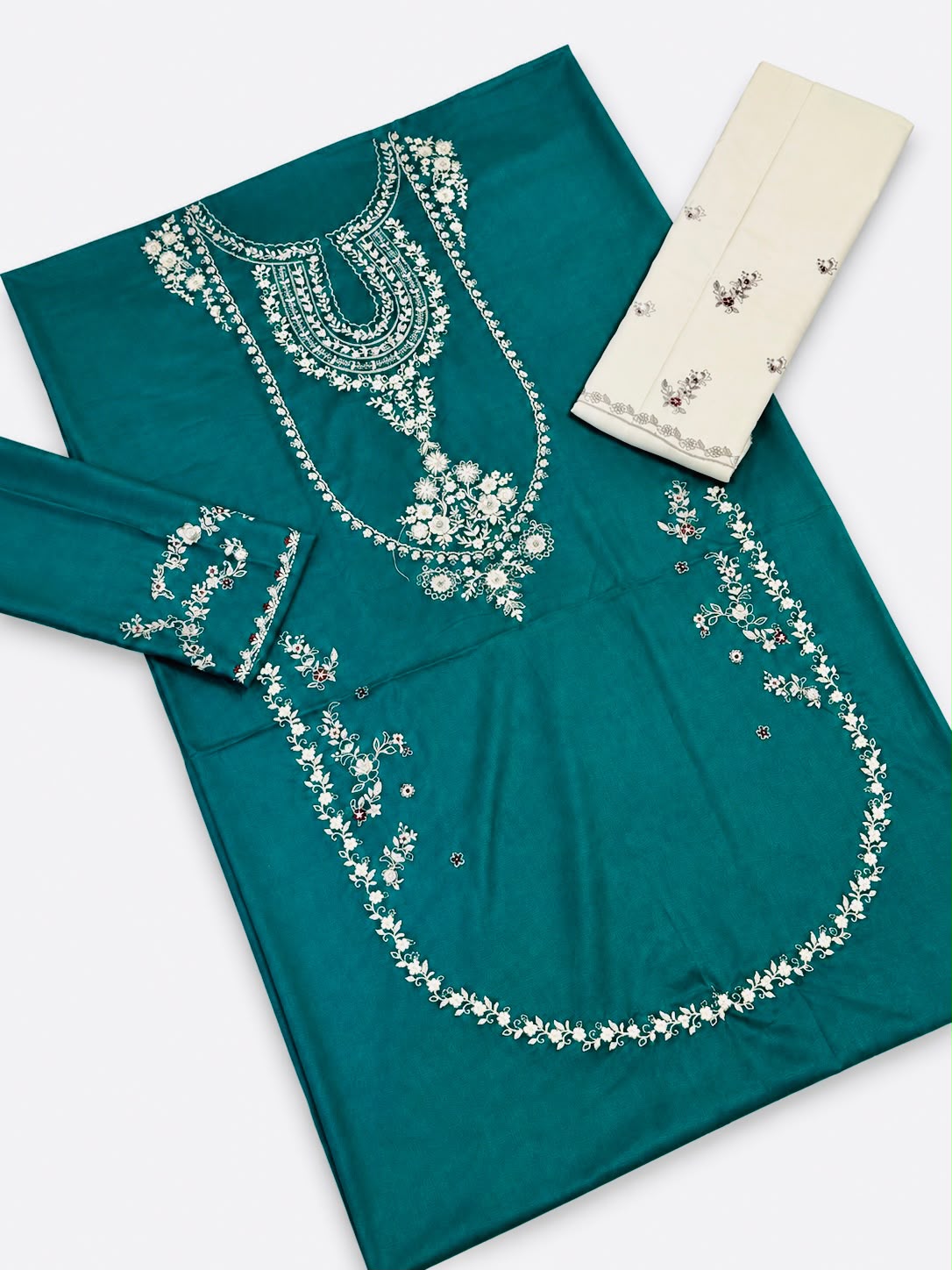 LAAM 2-Piece Dhanak Embroidered Winter Wedding Suit – Code 1005-2